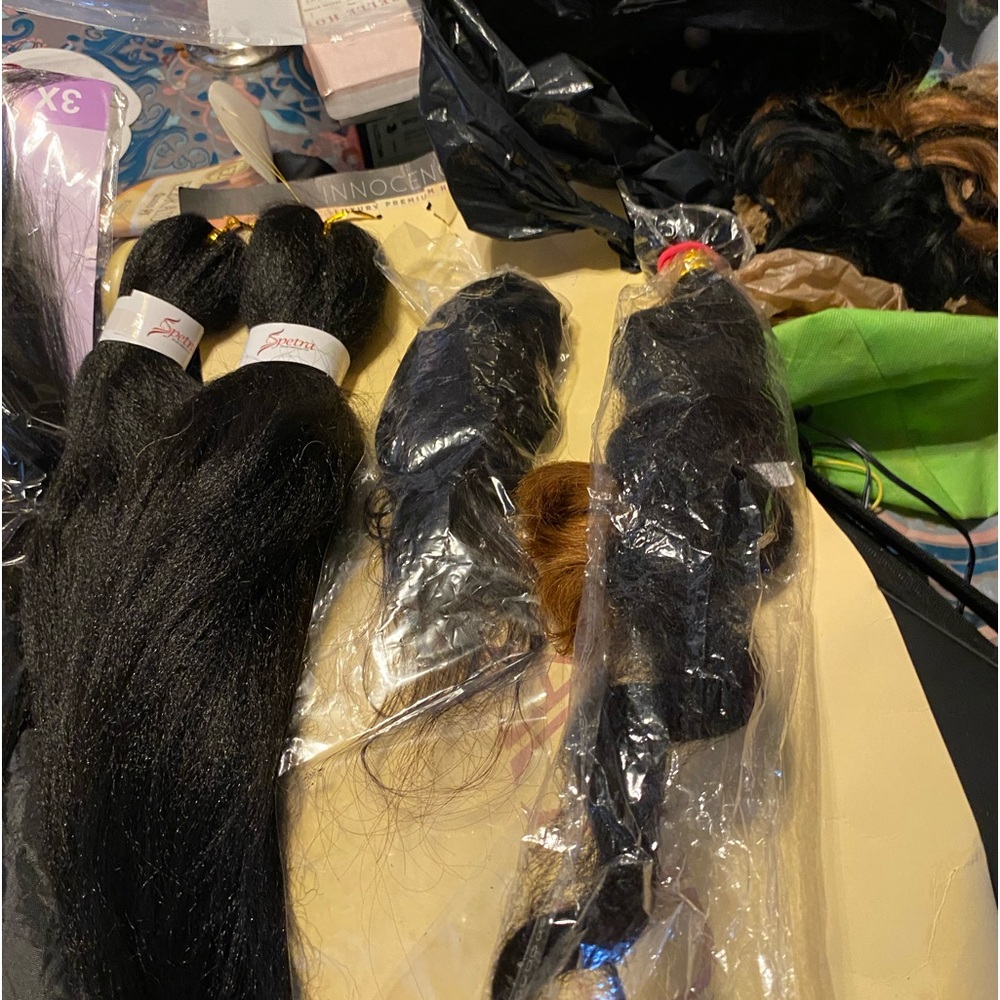 DARling 52“ hair and the other packs are human hair  26”